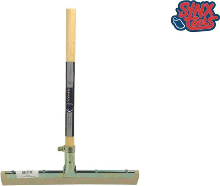 Wasserschieber mit Holzstiel und Gummilippe, Synx Tools Logo.