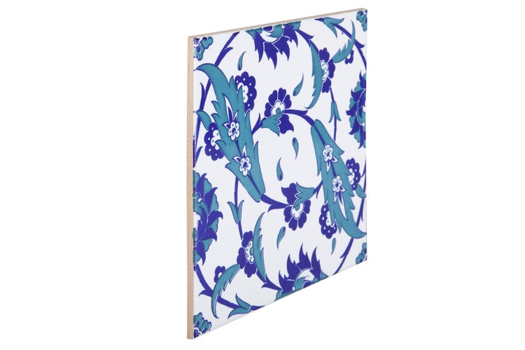 Dekorative Fliese mit Blumenmuster