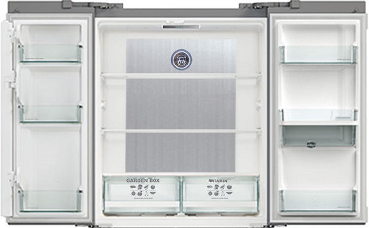 Geöffneter Kühlschrank mit Einlegeböden und Gemüseschubladen Garden Box und Vitamin Box