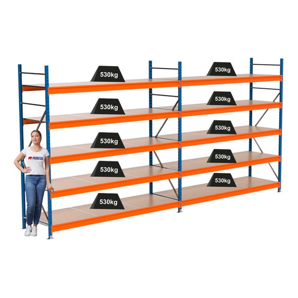 Regalsystem mit vier Ebenen und einer Traglast von 530 Kilogramm pro Ebene.