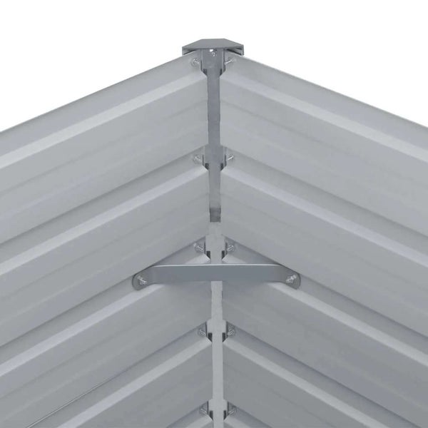 Detailansicht der Eckkonstruktion eines Hochbeets aus Metall mit innenliegender Eckverstrebung und profilierten Seitenwänden.