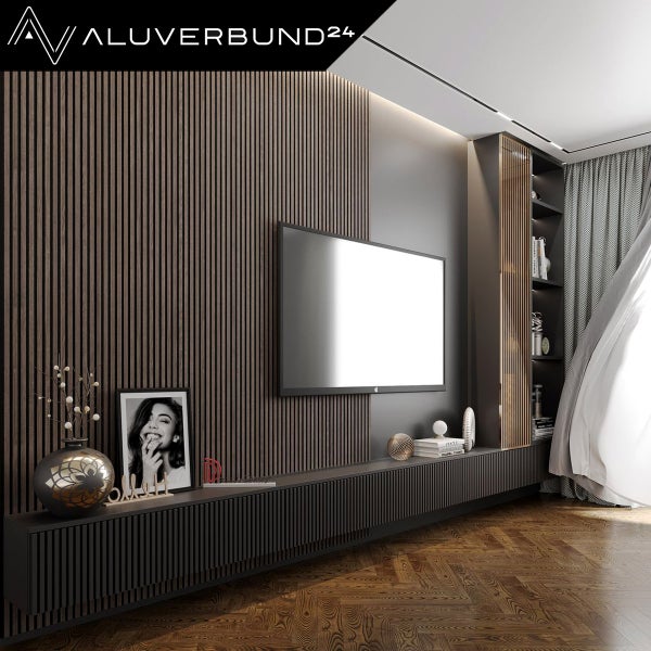 Wohnzimmer mit Holzpaneelwand und TV-Wand