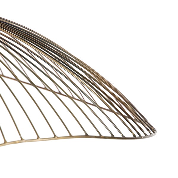 Detail einer Drahtgeflecht-Hängeleuchte