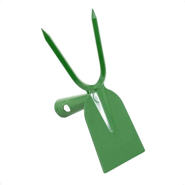 Dekoratives Wohnzimmer mit Sofa, Kissen und Decke