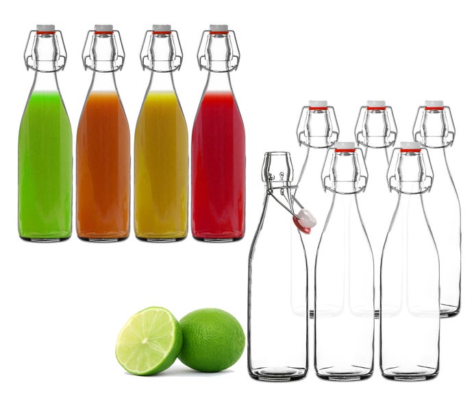 Zehner-Set Glasflaschen mit Bügelverschluss, teils leer und teils mit bunten Säften gefüllt, inklusive Limetten.