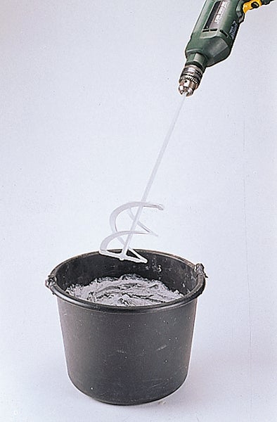 kwb Beton- und Mörtel-Rührer M14 für Bohrmaschine, Farb-Mischer mit Größe Ø 100 x 590 mm, Rührstab geeignet für Gebinde von 7 - 10 Liter, mind. 700 Watt, Made in Germany