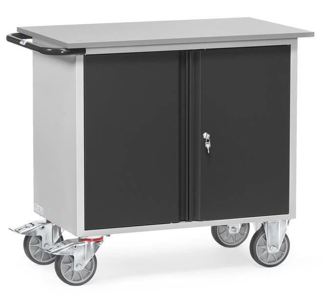 Werkzeugwagen mit zwei Türen und vier Rollen