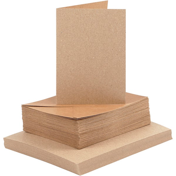 Set aus Klappkarten und Briefumschlägen aus Kraftpapier.