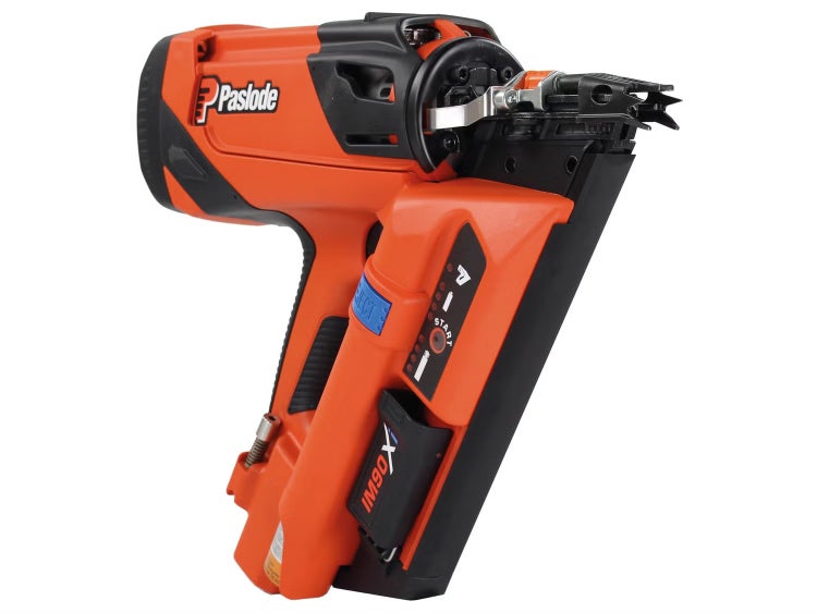 Paslode Gasnagler IM90XI für professionelle Anwendungen zur präzisen Befestigung von Holzelementen.