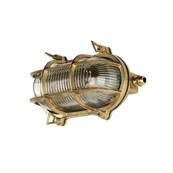 Messingfarbene Wandleuchte mit Schutzkorb für den Aussenbereich.