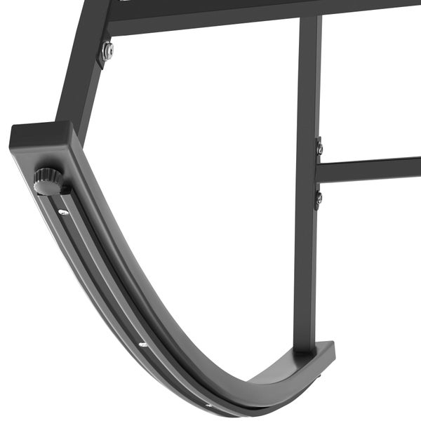 Detailaufnahme einer schwarzen neigbaren Wandhalterung für Fernseher aus Metall mit Verstellknopf und gebogener Führungsschiene.