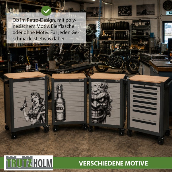 Vier Werkstattwagen von Trutzholm mit unterschiedlichen Motivdesigns auf den Schubladen und Holzoberplatte in einer Werkstattumgebung.