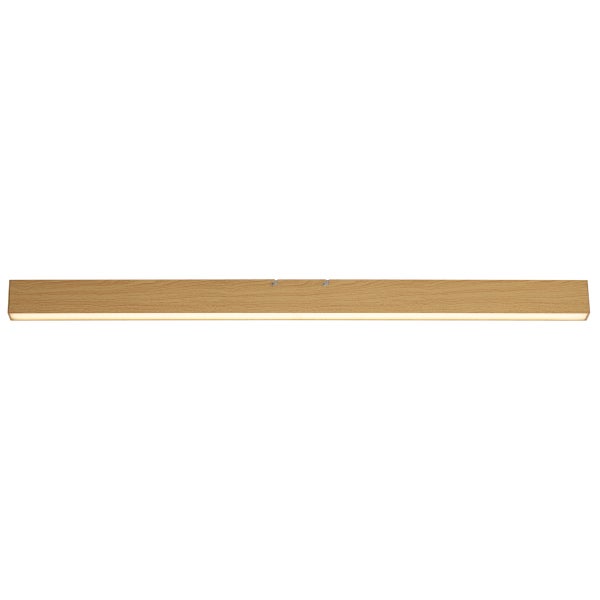 Längliche LED Deckenleuchte in Holzoptik als schmale Lichtleiste für eine moderne Innenbeleuchtung.