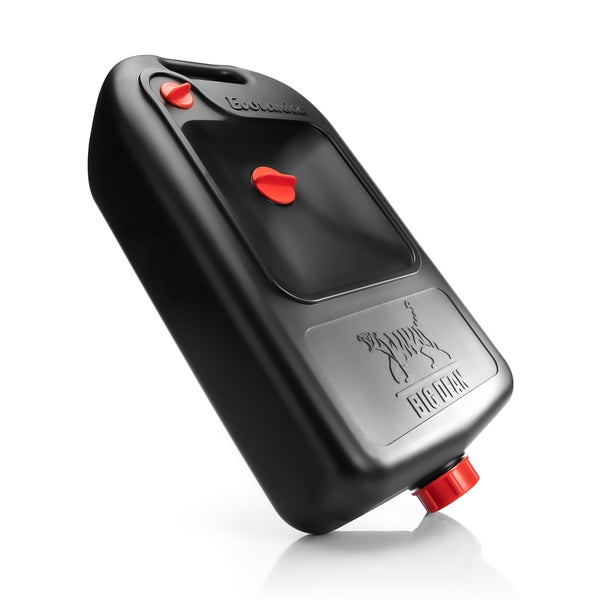 Ölauffangbehälter aus Kunststoff mit rotem Verschluss