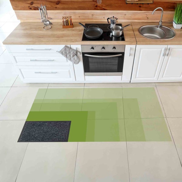 Küche mit Küchenzeile und Fußmatte in Grün und Anthrazit