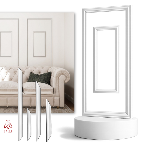 Weiße Wandleisten als rechteckige Wandkassetten in einem hellen Wohnzimmer mit beigem Sofa und IKHE MALARKA Logo.