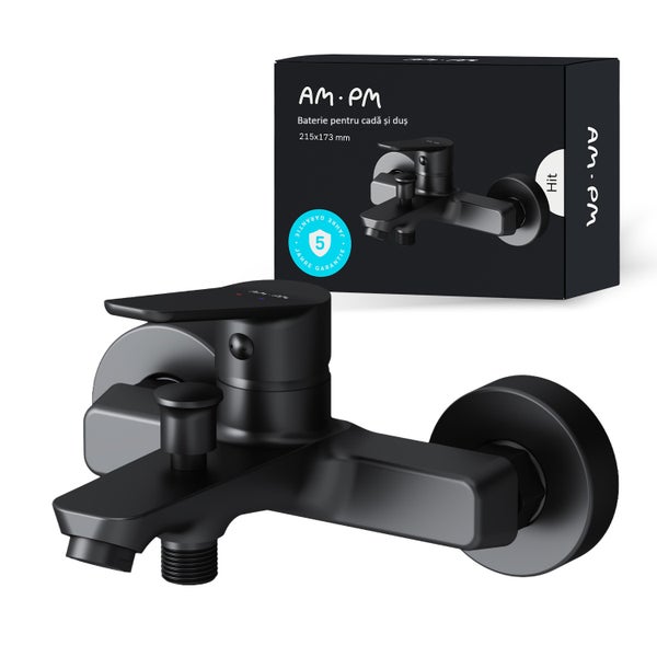 Schwarze Badewannenarmatur mit Verpackung