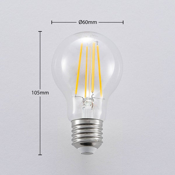 LED-Filament-Leuchtmittel aus Klarglas mit E27-Sockel, Durchmesser 60 Millimeter, Höhe 105 Millimeter.