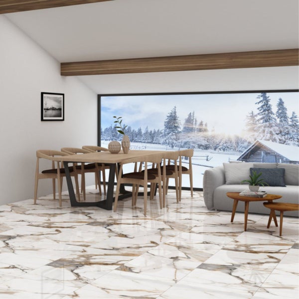 Esszimmer mit Esstisch, Stühlen, Sofa und Marmorfliesen