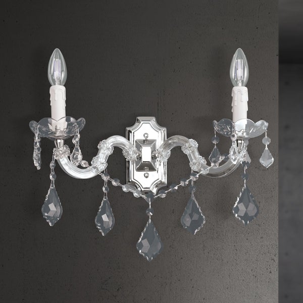 Zweiflammige Wandleuchte im klassischen Stil mit Kristallbehang und einer Wandbefestigung aus Metall.