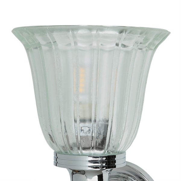 Wandleuchte mit Schirm aus Glas