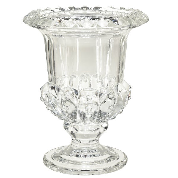 Verzierte Glasvase aus transparentem Glas mit Standfuß und gewelltem Rand.