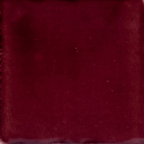 Quadratische, dunkelrote Fliese