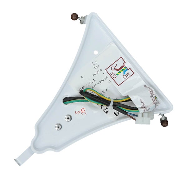 Weißes, dreieckiges Montageteil einer Leuchte mit Kabelanschluss