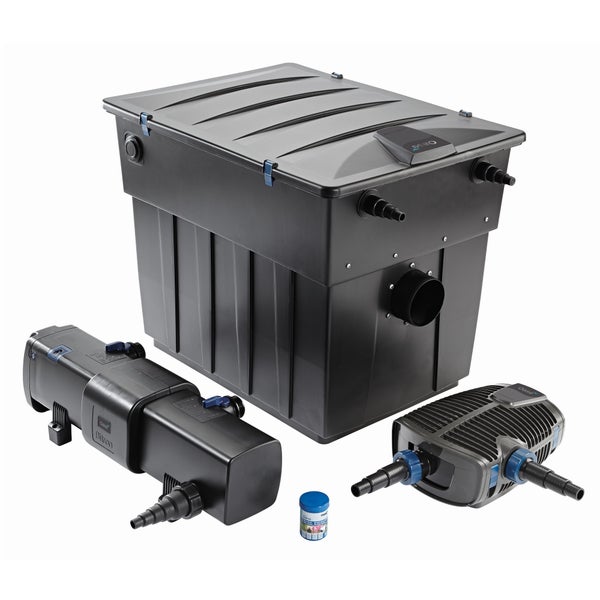 Oase Teichfilter-Set BioSmart mit Durchlauffilter, UVC-Vorklärgerät, Filterpumpe und Filterstarter aus schwarzem Kunststoff.
