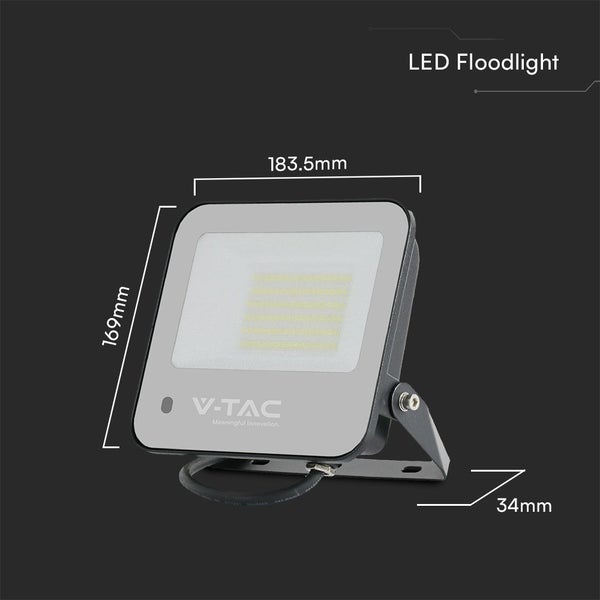 LED-Flutlichtstrahler mit den Maßen 169 mm mal 183,5 mm mal 34 mm