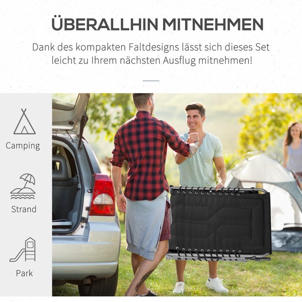Faltbare schwarze Campingliege wird im Freien neben einem Auto getragen. Symbole zeigen Eignung für Camping, Strand und Park.