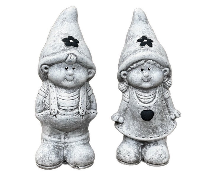 Zwei Gartenfiguren in Steinoptik, ein Wichtel-Junge und ein Wichtel-Mädchen mit Zipfelmützen.