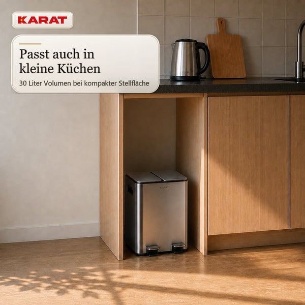 Karat Mülleimer mit zwei Fächern und 30 Litern Volumen, platzsparend in einer Küche unter der Arbeitsplatte platziert.