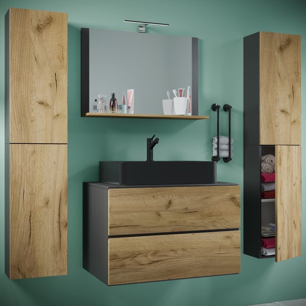 Modernes Badezimmer-Set mit Waschtisch, Spiegel, Hängeschränken und Handtuchhalter für die Wandmontage