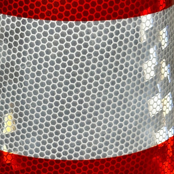 Leitkegel Pylone PVC 50 cm in hochwertiger Vollreflex Ausführung (Avery RA2/C Reflexfolie rot/weiß)