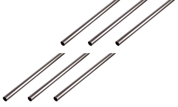 Set aus sechs runden Metallrohren aus Stahl