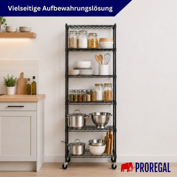 Schwarzes Drahtregal mit fünf Ablagen und Rollen in einer Küche, gefüllt mit Töpfen, Gläsern und Geschirr. Proregal Logo.