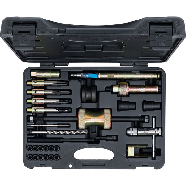 Werkzeugsatz im geöffneten schwarzen Koffer