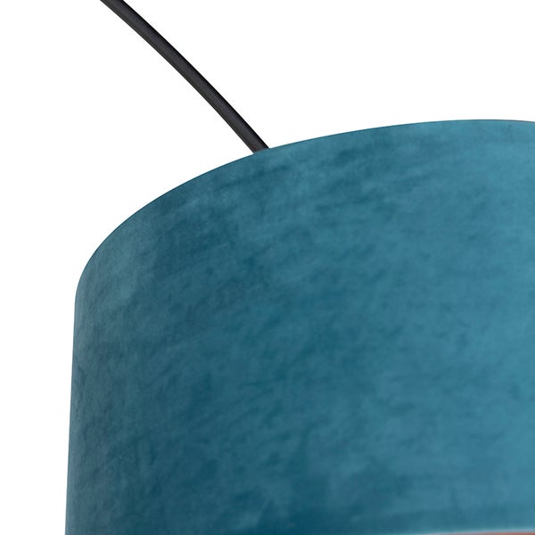 Detailaufnahme einer Pendelleuchte mit Textilschirm