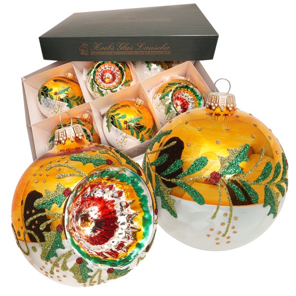 Dekorative Christbaumkugeln mit Mistelzweigdesign in einer Box