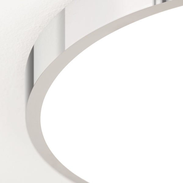 Detailaufnahme einer runden Deckenleuchte