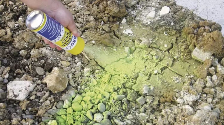 Markierungsspray zur Bodenmarkierung im Einsatz