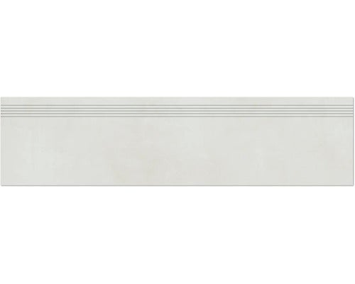 Trittstufe mit Rillen zur Trittsicherheit