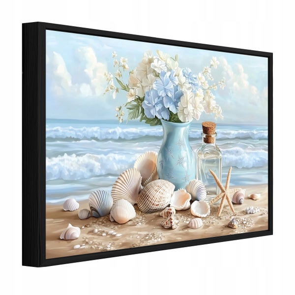 Wandbild mit einer Blumenvase und Muscheln am Strand im schwarzen Rahmen
