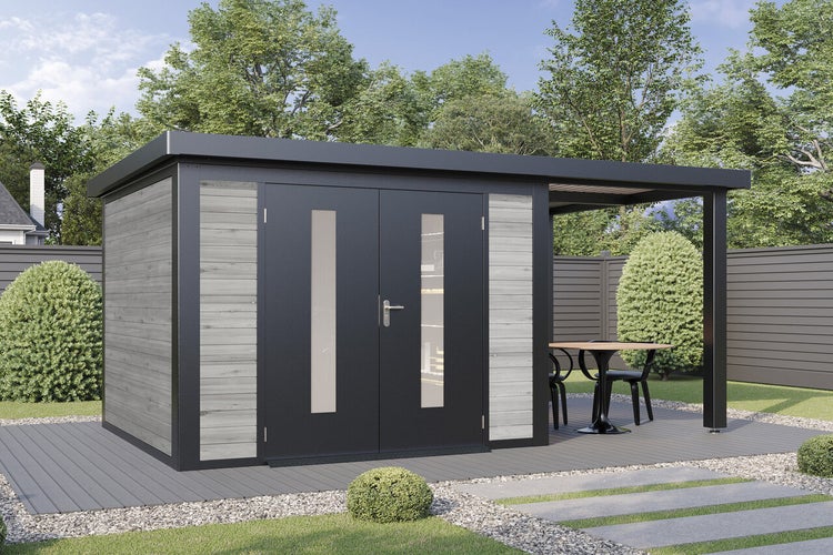 Modernes Gartenhaus mit Flachdach, Doppeltüren mit Glaseinsätzen und seitlichem Überdachtem Bereich für Gartenmöbel im gepflegten Garten.