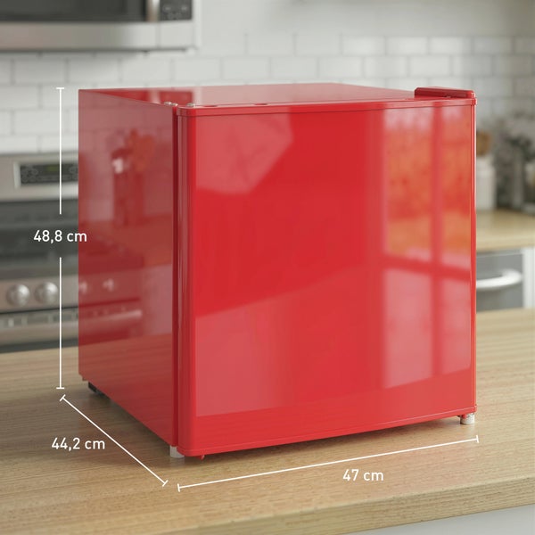 Roter Mini-Kühlschrank in der Küche, Maße: Höhe 48,8 Zentimeter, Tiefe 44,2 Zentimeter, Breite 47 Zentimeter.