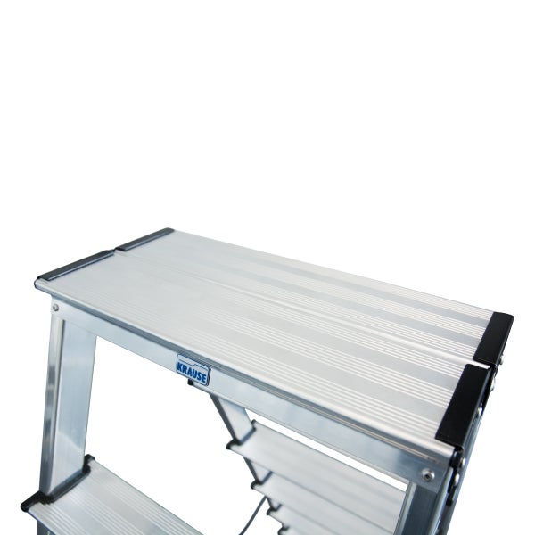 Detailansicht einer Aluminium-Trittleiter mit Stufen und Krause Logo.