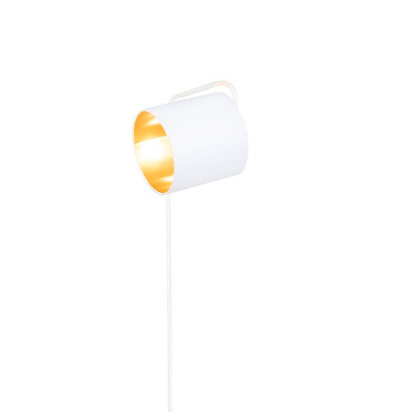 Moderner, zylindrischer Strahler mit weißer Außenseite und goldfarbener Innenseite, beleuchtet dargestellt.