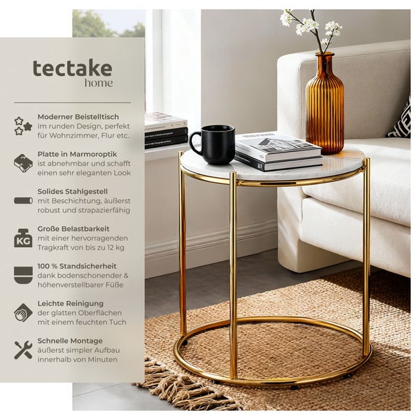 Runder Beistelltisch mit Marmoroptik und goldenem Stahlgestell im Wohnzimmer. Belastbar bis zwölf Kilogramm. Stabil und pflegeleicht. tectake Logo.