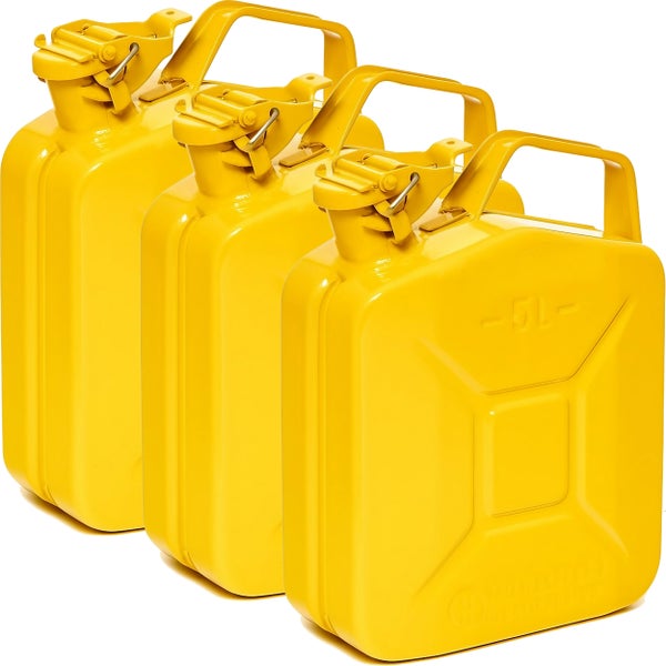 Drei gelbe 5 Liter Kraftstoffkanister aus Metall mit Tragegriff und Verschluss